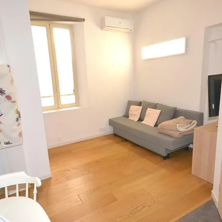Le National / Vieil Appartement *