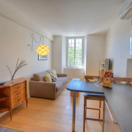 Apartman Le National / Vieil