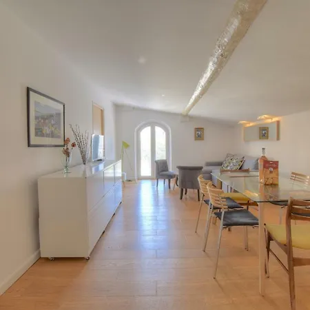Apartman Le National / Vieil *