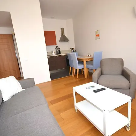 Le National / Vieil Appartement *